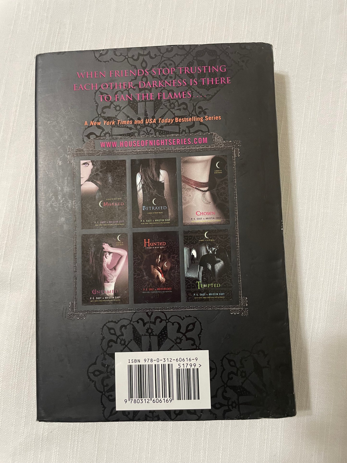 Burned: A House of Night Novel-P.C. Cast and Kristin Cast
